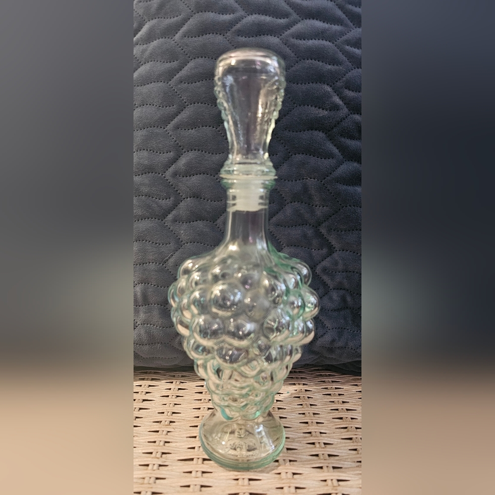 Vin.Vetreria Etrusca Glass Mod Dep WineDecanter Grape Design 500ml Made in Italy